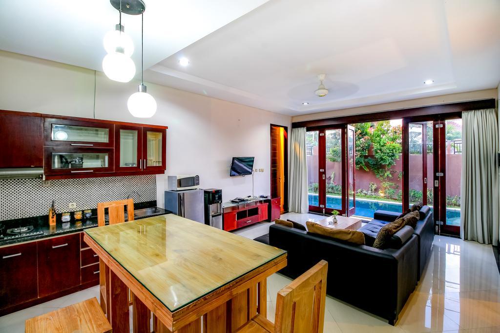 Villa Gayatri Seminyak Buitenkant foto