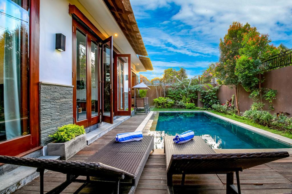 Villa Gayatri Seminyak Buitenkant foto