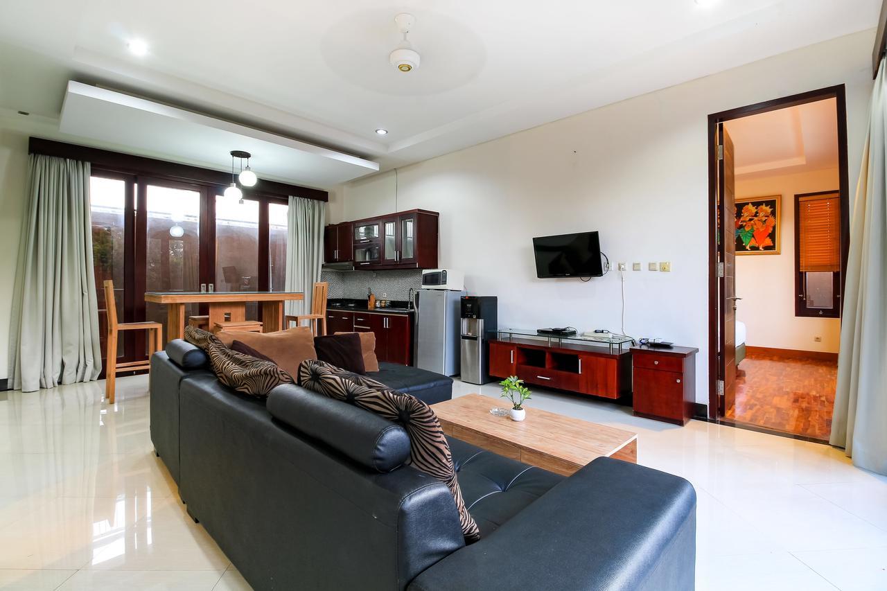 Villa Gayatri Seminyak Buitenkant foto