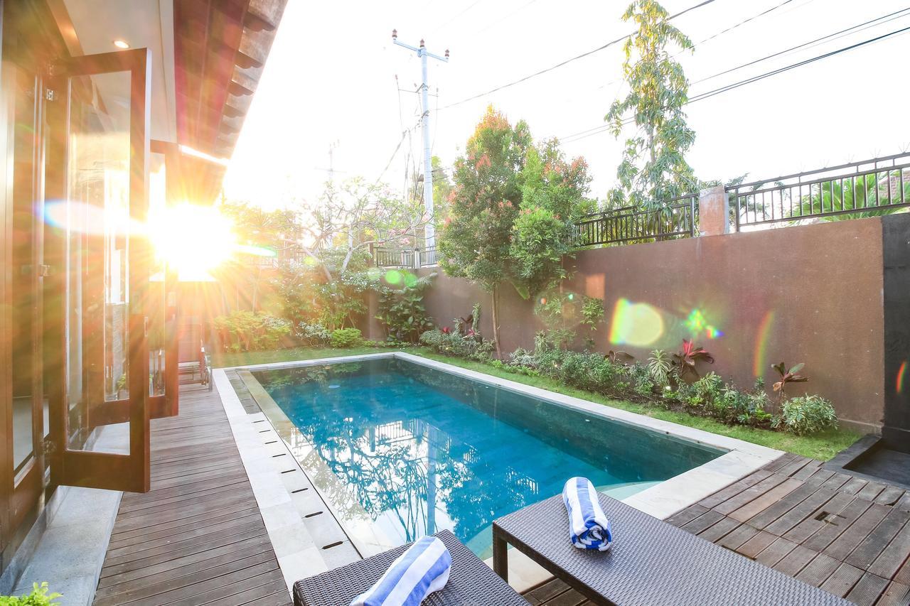 Villa Gayatri Seminyak Buitenkant foto