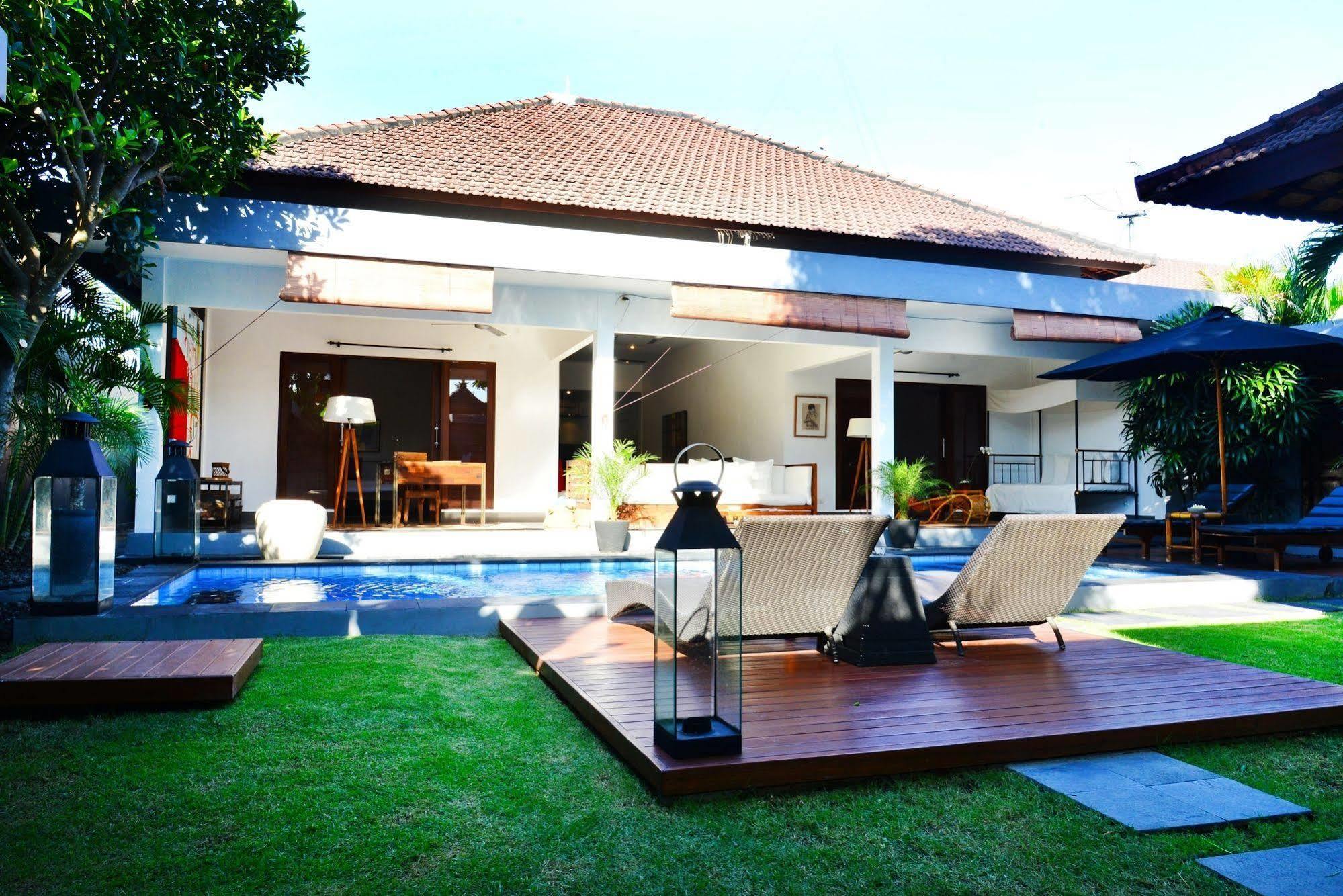 Villa Gayatri Seminyak Buitenkant foto