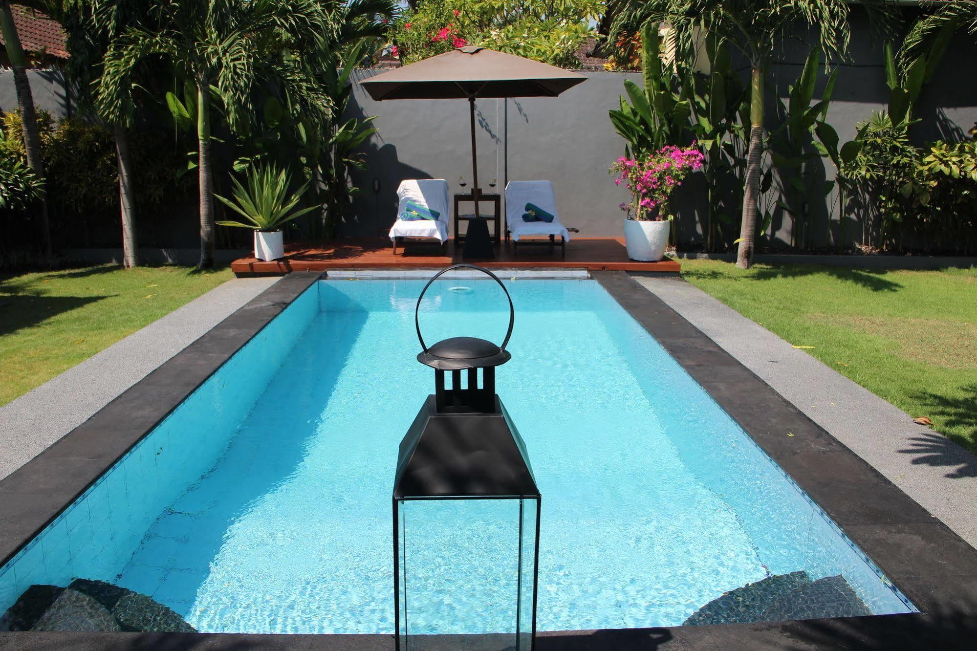 Villa Gayatri Seminyak Buitenkant foto